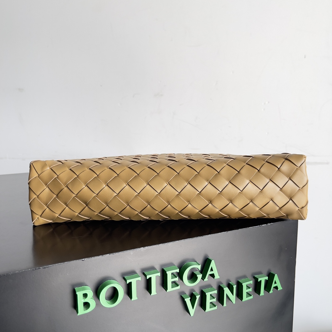 Bottega Veneta Clutch Bags